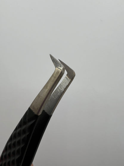 90° Fiber Tip Tweezer